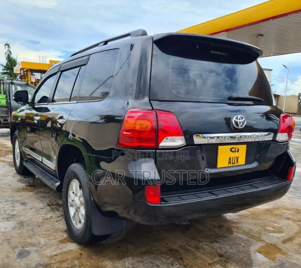 Toyota Land Cruiser 4.6 V8 GX 2010 Black