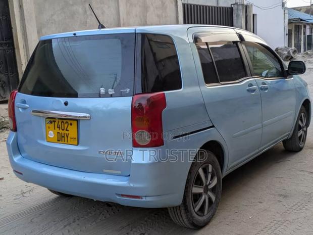 Toyota Raum 1.5 AWD 2005 Beige