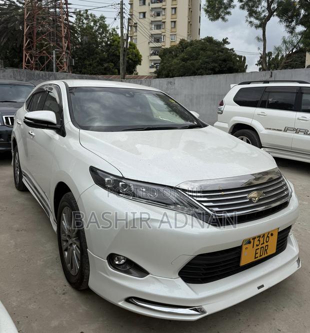 Toyota Harrier 2.0 2016 White