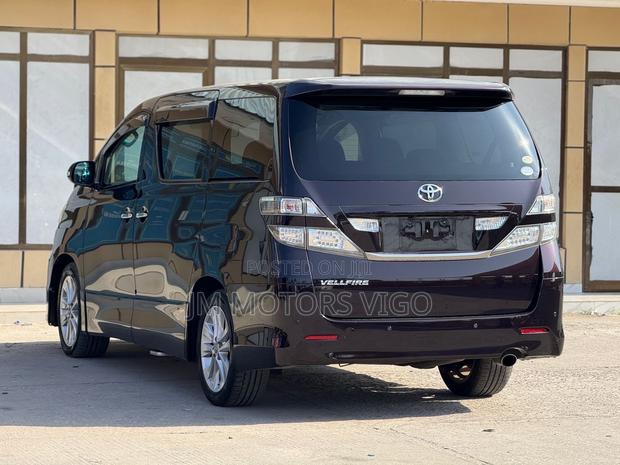 Toyota Vellfire 2009 Burgundy