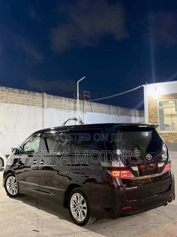 Toyota Vellfire 2010 Black