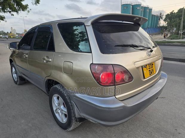 Toyota Harrier 2002 Beige