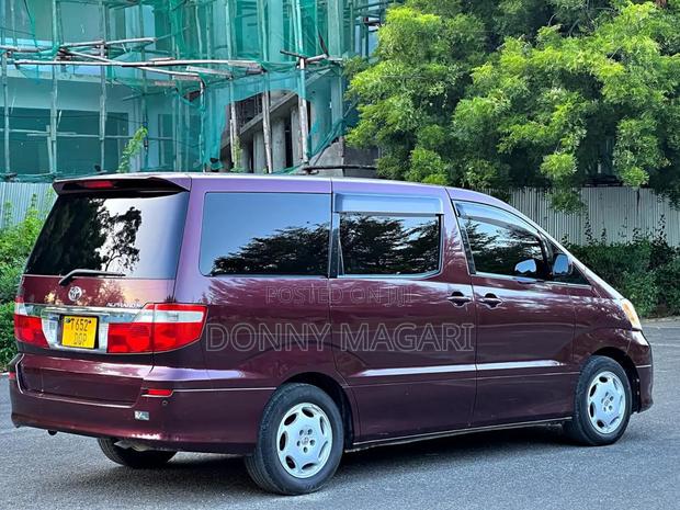 Toyota Alphard 2.4 Petrol AWD 2004 Maroon