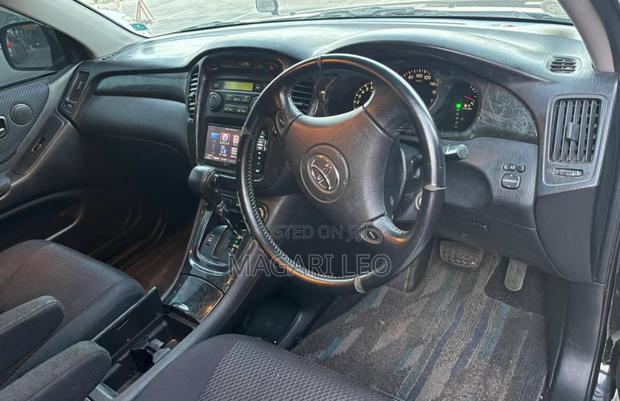 Toyota Kluger 2003 Black