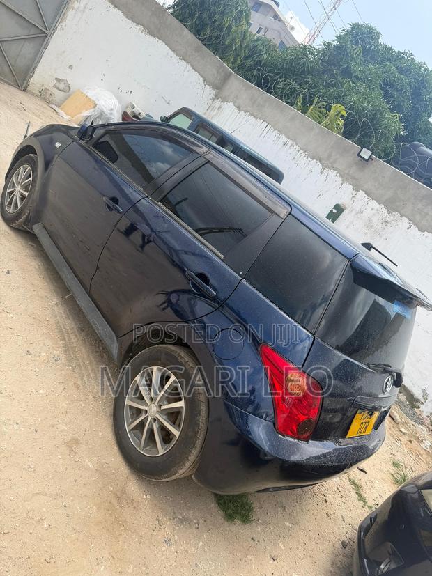 Toyota IST 2004 Blue