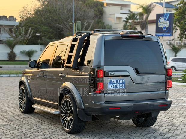 Land Rover Discovery 2015 Gray