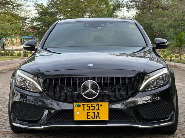 Mercedes-Benz C200 2014 Black
