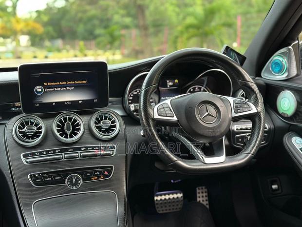 Mercedes-Benz C200 2014 Black