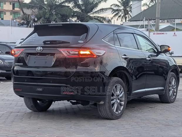 Toyota Harrier 2.0 4WD 2015 Black