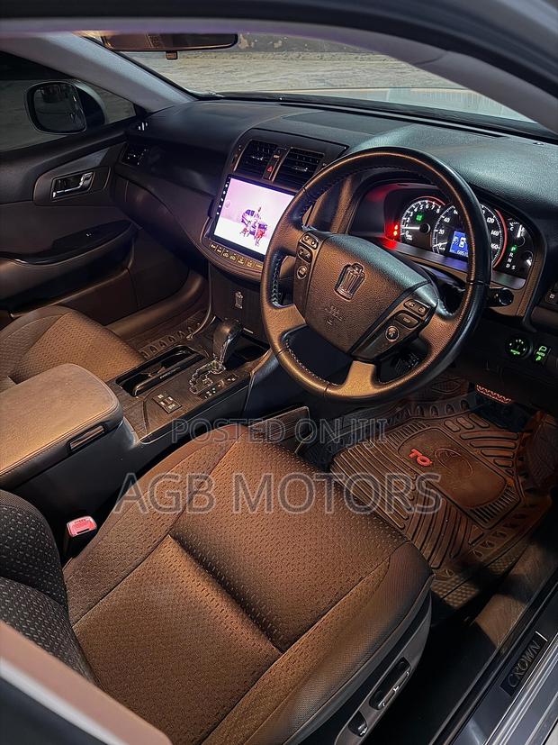 Toyota Crown 2009 Silver