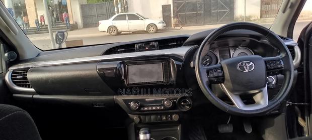 Toyota Hilux 2020 Blue