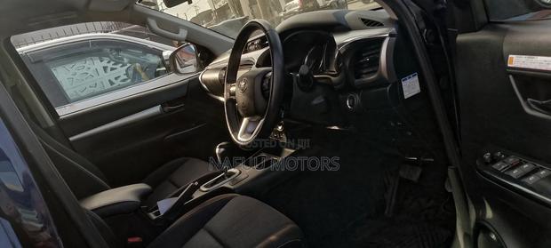 Toyota Hilux 2020 Blue