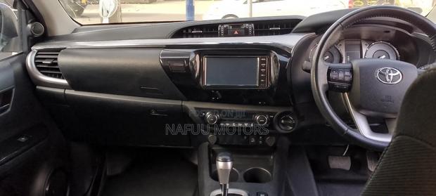 Toyota Hilux 2020 White