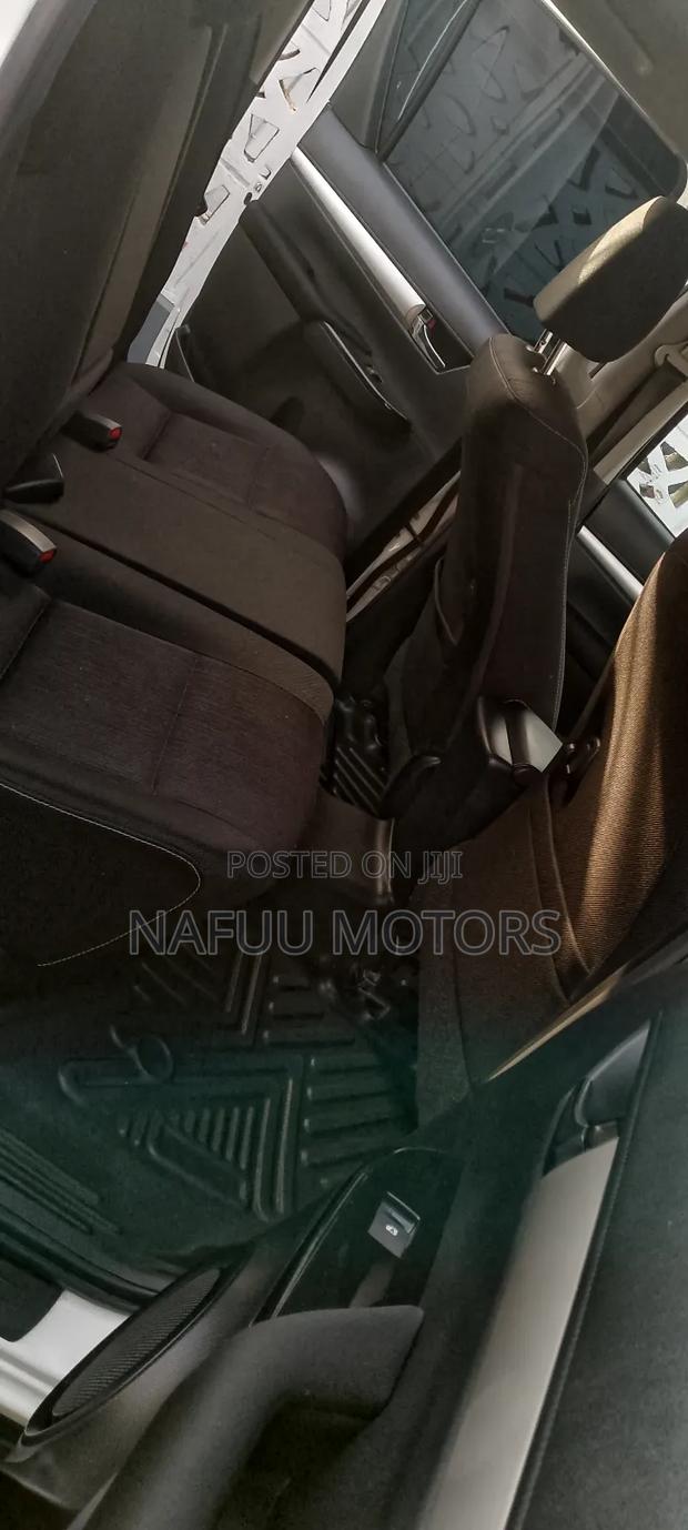 Toyota Hilux 2020 White