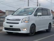 Toyota Noah 2.0 158hp AWD (7 Seater) 2012 White for sale