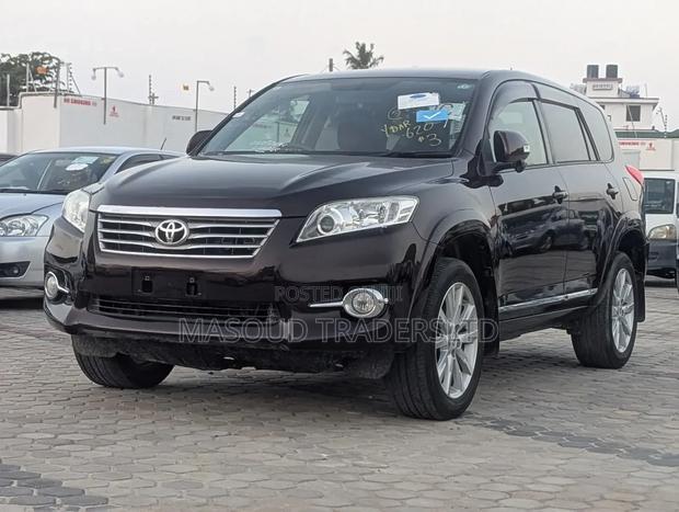 Toyota Vanguard 2011 Maroon