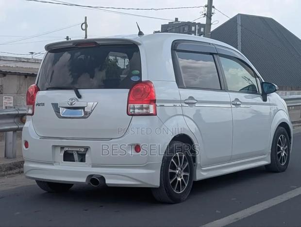 Toyota Porte 1.5 AWD 2016 White