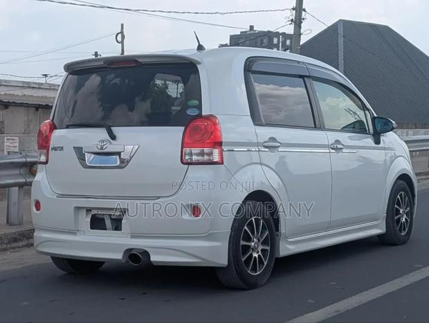 Toyota Porte 1.5 AWD 2016 White