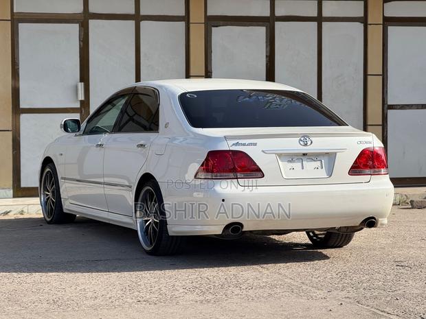 Toyota Crown 2005 Pearl