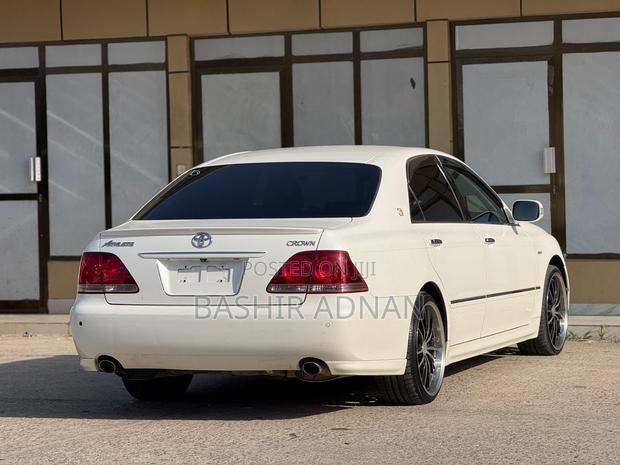Toyota Crown 2005 Pearl