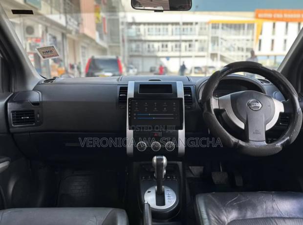 Nissan X-Trail 2010 Gray