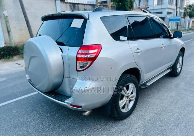 Toyota RAV4 2009 Silver