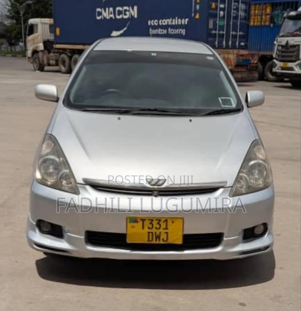 Toyota Wish 2004 Silver