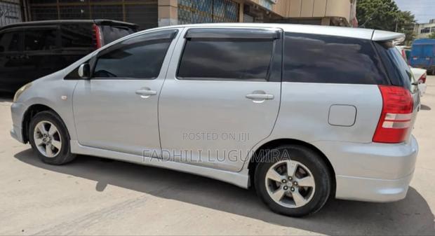Toyota Wish 2004 Silver