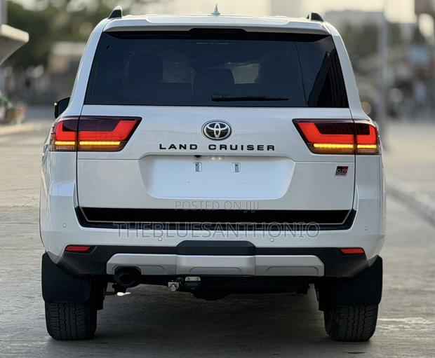 New Toyota Land Cruiser 2024 White
