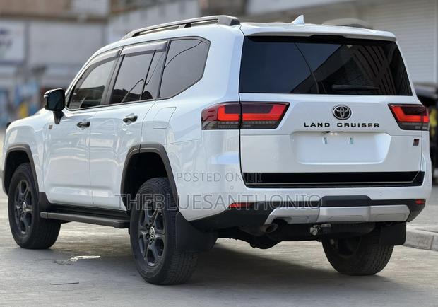 New Toyota Land Cruiser 2024 White