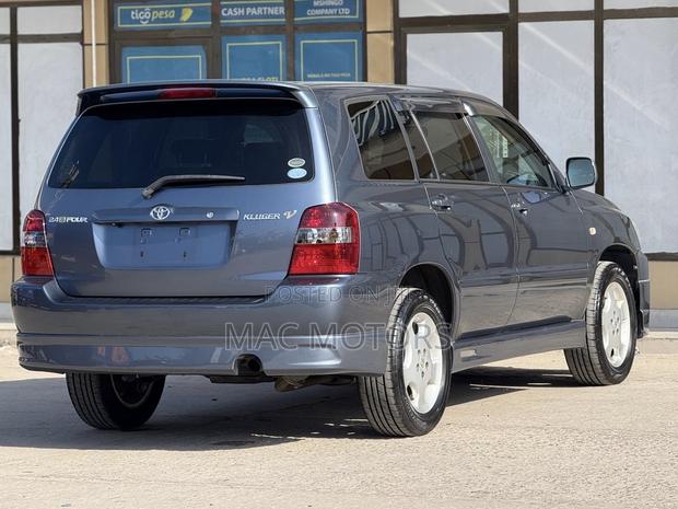 Toyota Kluger 2006 Gray