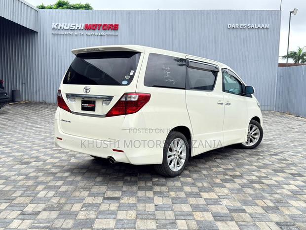 Toyota Alphard 2009 Beige