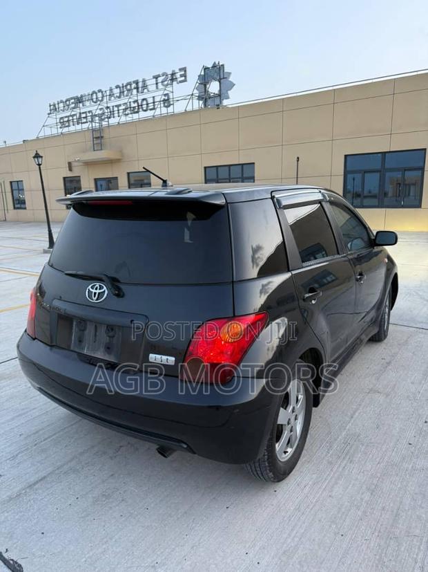 Toyota IST 2004 Black