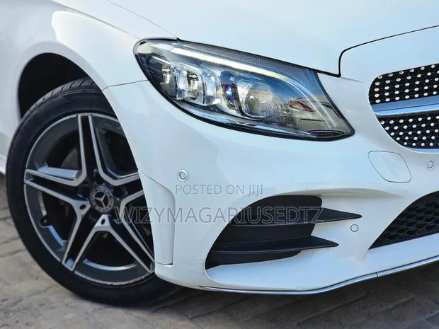 Mercedes-Benz C220 2019 Off white