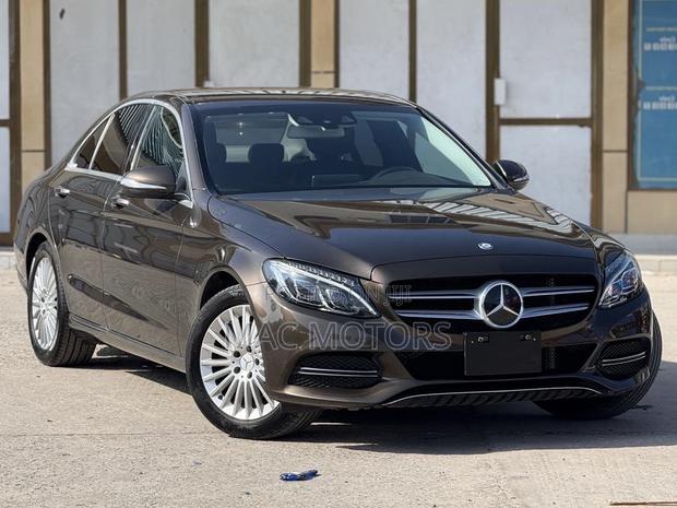 Mercedes-Benz C200 2015 Brown