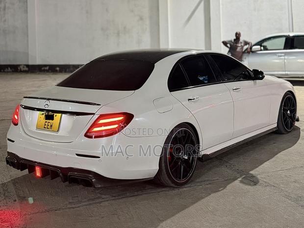 Mercedes-Benz E200 2017 Pearl