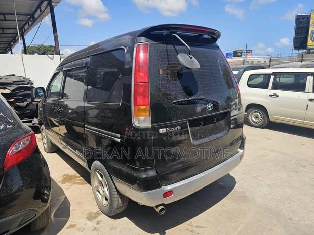 Toyota Noah 2.0 AWD (8 Seater) 2001 Black
