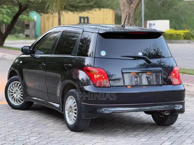 Toyota IST 2004 Black