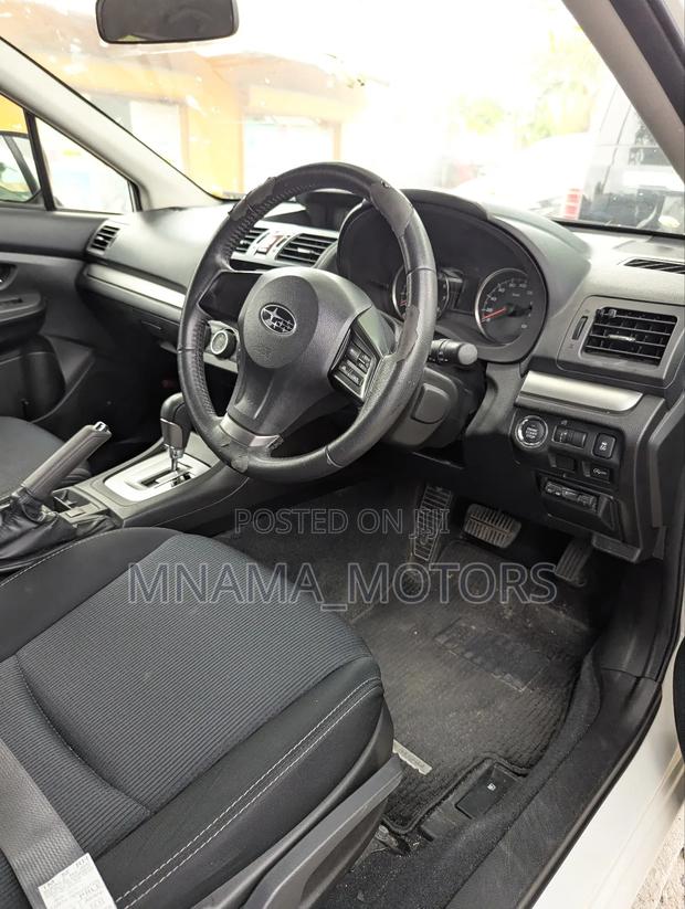 Subaru Impreza 2.0i Premium 5-dr 2013 Pearl