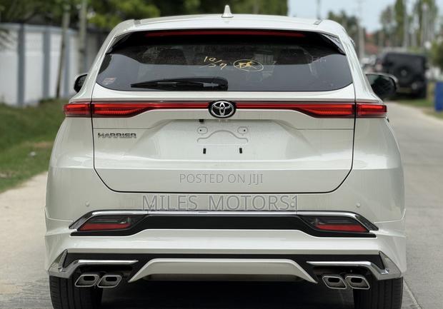 Toyota Harrier 2021 White