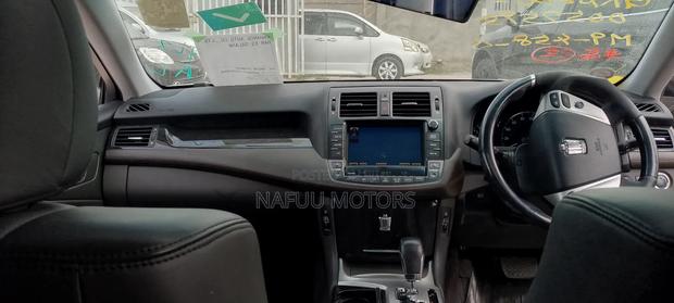 Toyota Crown 2010 White