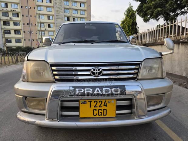 Toyota Land Cruiser Prado 2.7 16V 3dr 2000 Silver