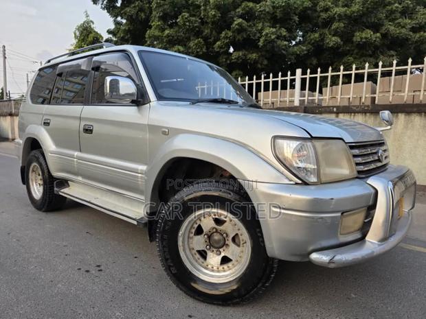 Toyota Land Cruiser Prado 2.7 16V 3dr 2000 Silver