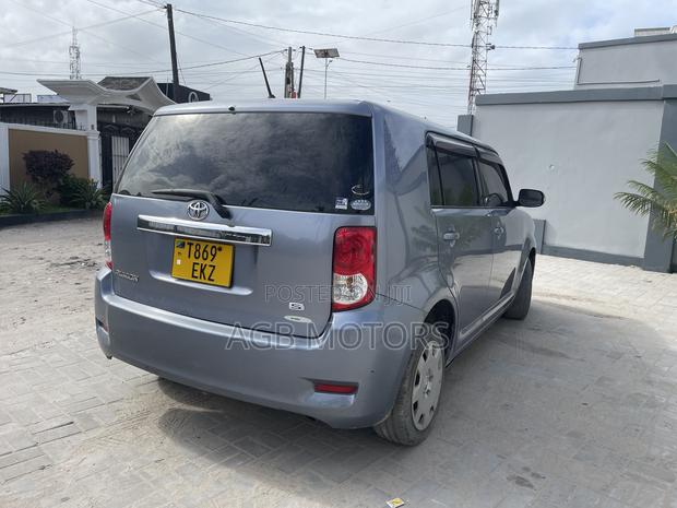 Toyota Corolla Rumion Hatchback 1.8 FWD 2009 Gray