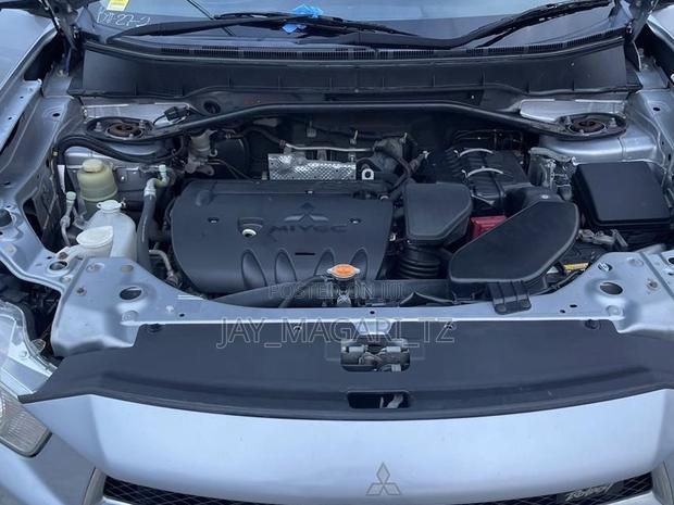 Mitsubishi Outlander 2011 Silver