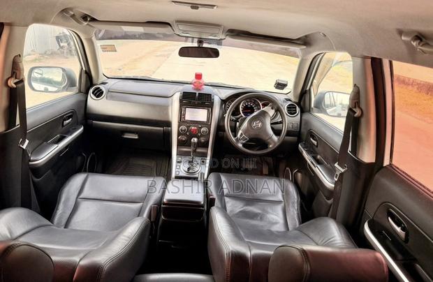 Suzuki Escudo 2009 White