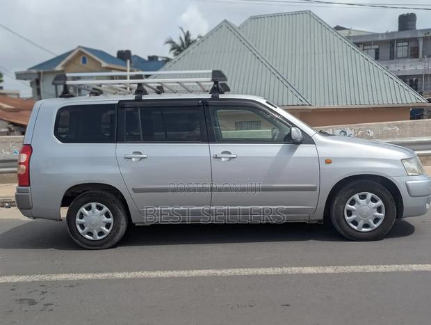 Toyota Succeed 2002 Silver