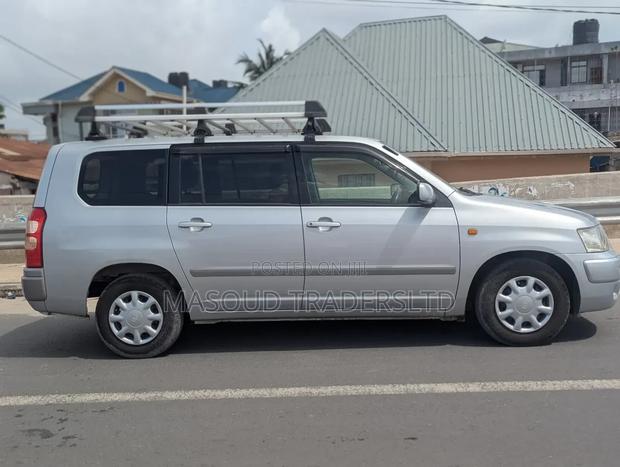 Toyota Succeed 2002 Silver