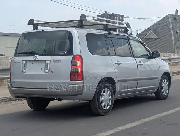 Toyota Succeed 2002 Silver