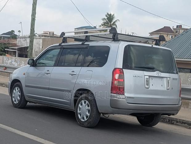 Toyota Succeed 2002 Silver